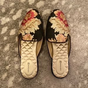 Birdies mules with flower stitching